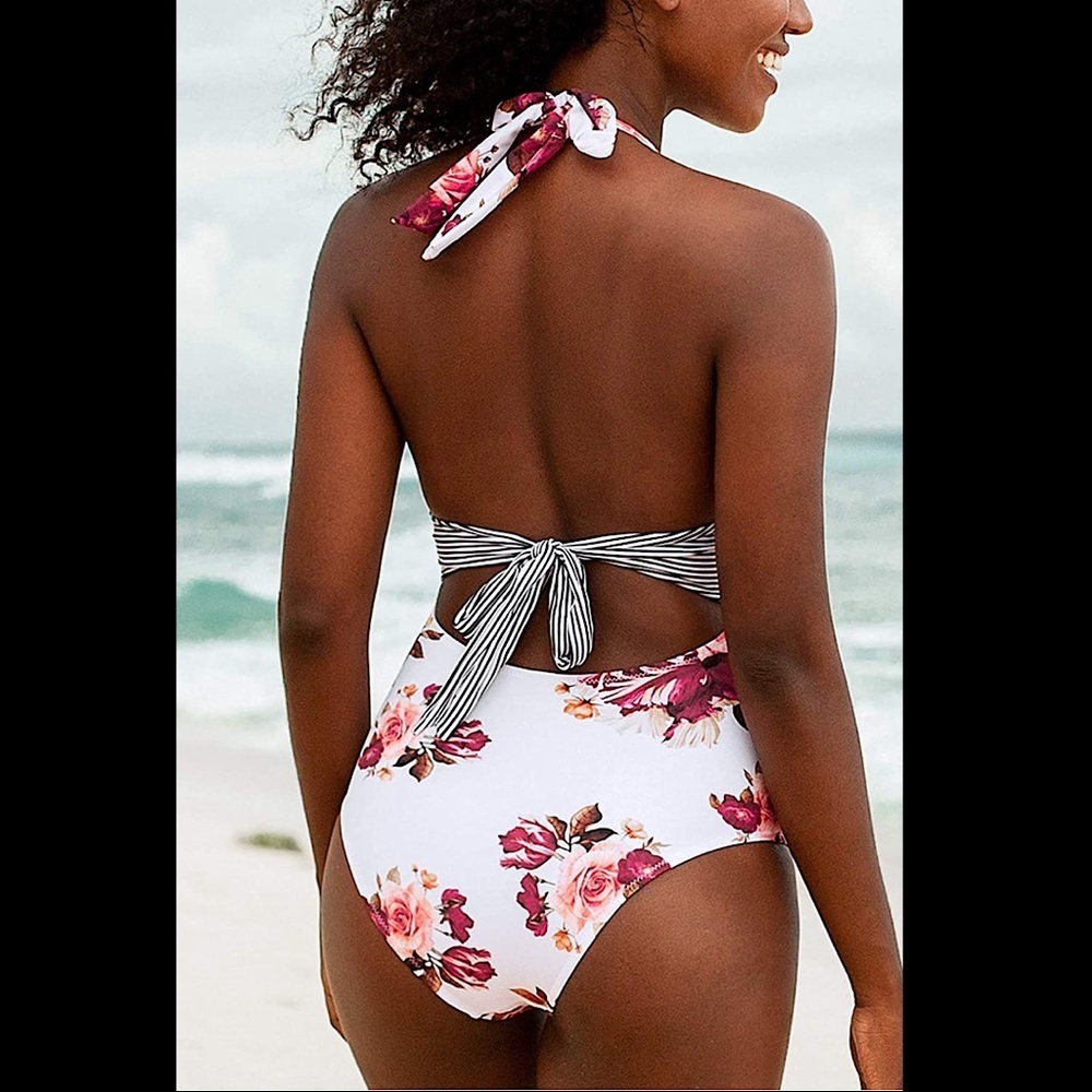 Cupshe White One-Piece Swimsuit with Pink Floral Print - Picture 2 of 9